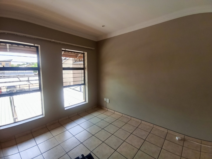 To Let 2 Bedroom Property for Rent in Bult South North West